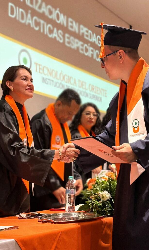 Graduado de la Tecnológica del Oriente