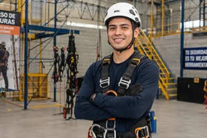 Entrenador trabajo en alturas