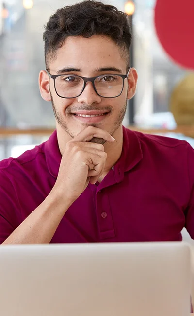 Estudiante de carrera virtual