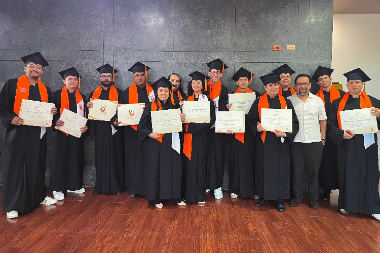 Profesionales graduados de ingeniería de software virtual